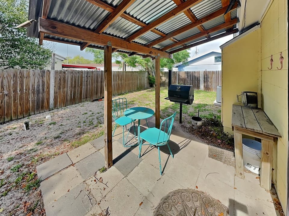 Patio, BBQ facilities, Seating area, furniture