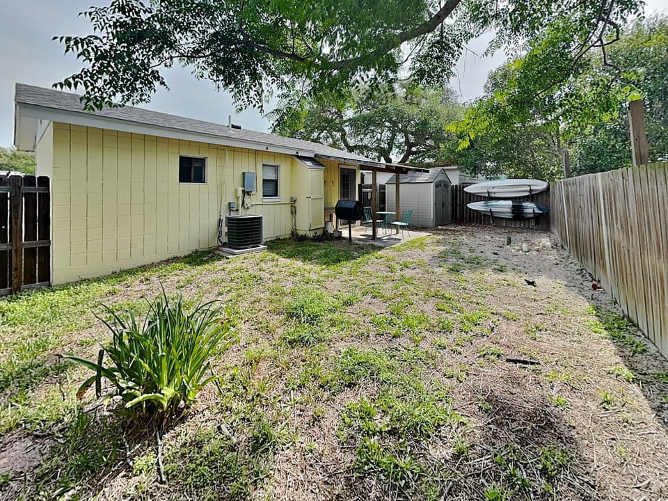 Property building, Natural landscape, Garden