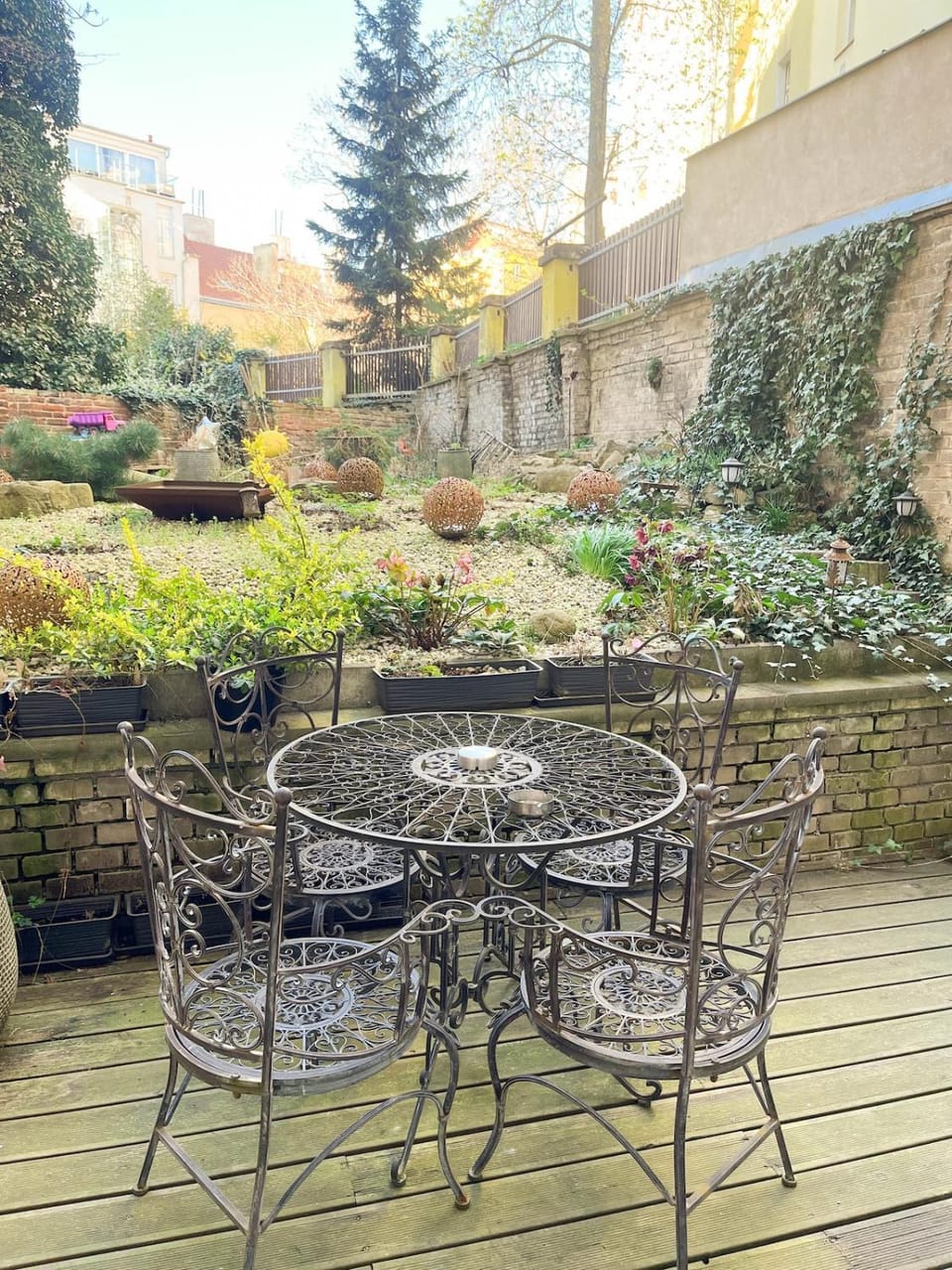 Amazing flat with garden, Vinohrady near center Apartment in Prague