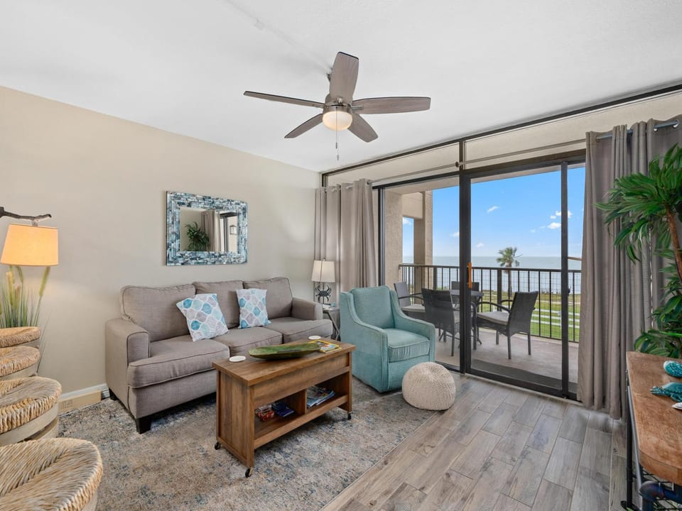 Balcony/Terrace, Living room, Seating area, Sea view, furniture