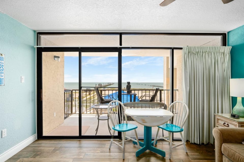 View (from property/room), Balcony/Terrace, Seating area, Sea view, furniture