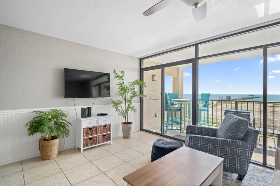 TV and multimedia, Balcony/Terrace, Living room, Seating area, Sea view