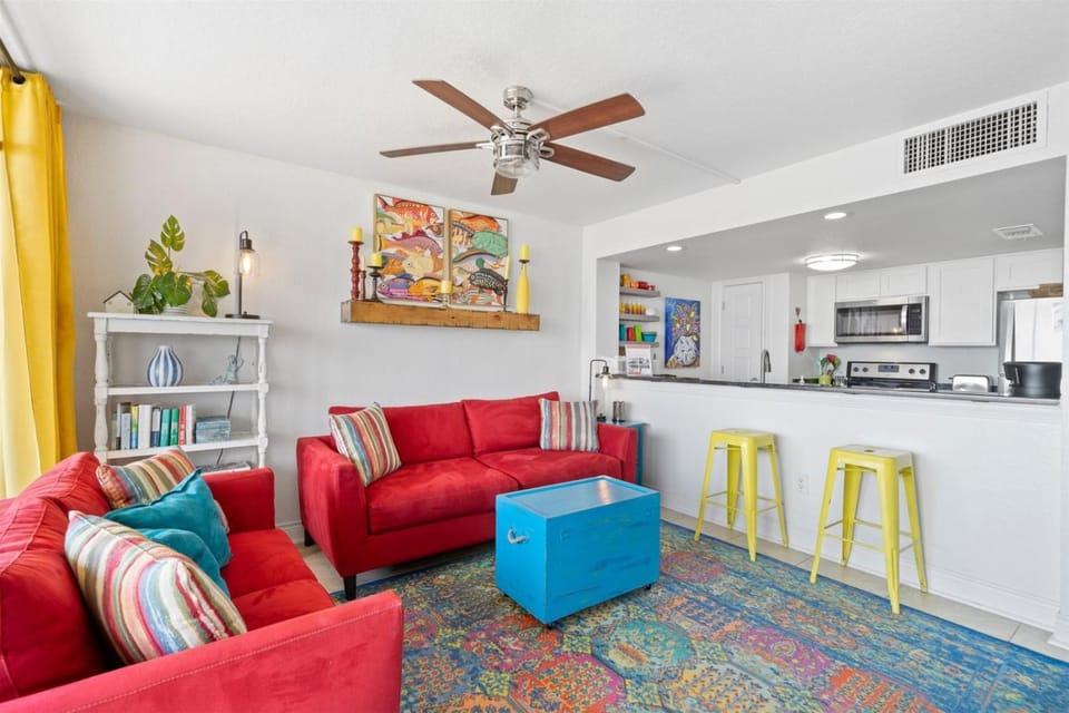 Kitchen or kitchenette, Living room, Seating area, furniture