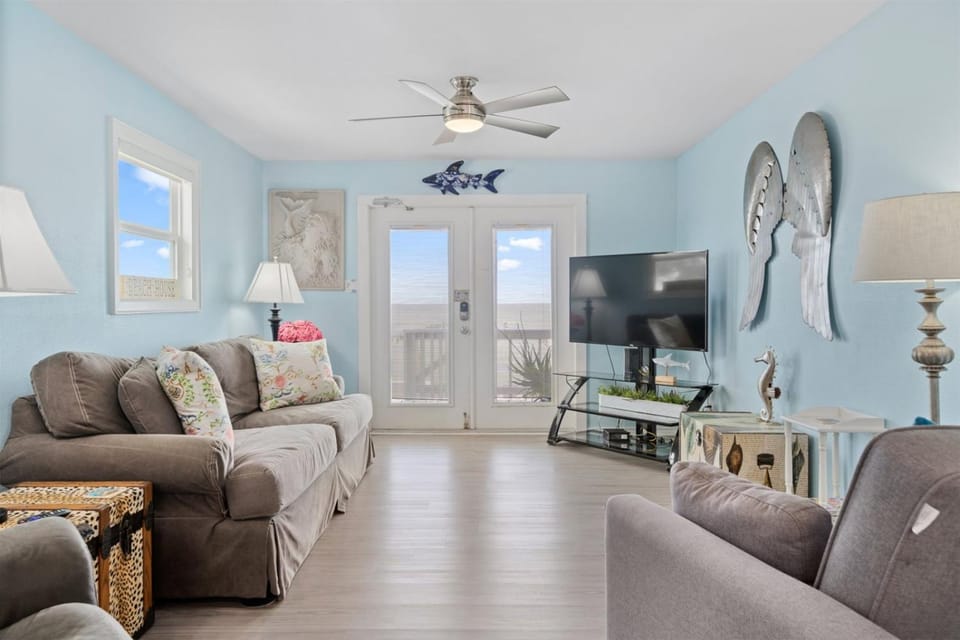 TV and multimedia, Living room, Seating area, furniture