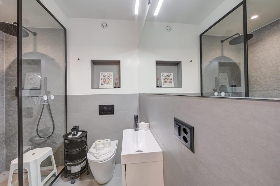 Shower, Bathroom