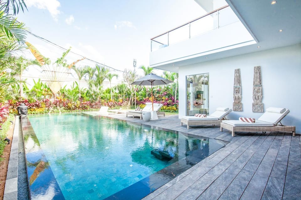 Exquisite 4Bd Gem, 5min to Finns Coastal Vibe Villa in North Kuta