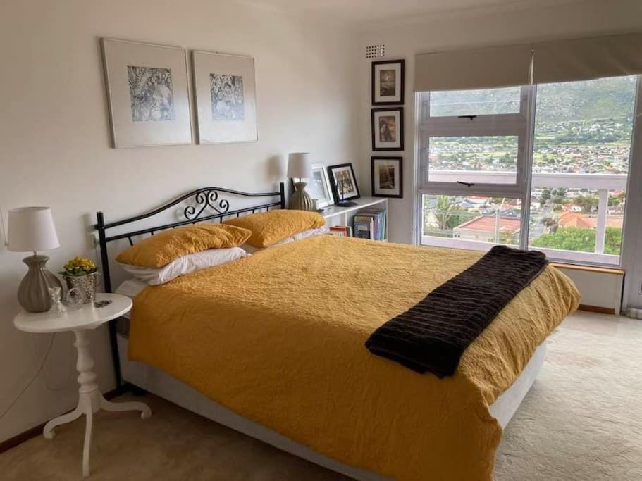 Bed, View (from property/room), Balcony/Terrace, Bedroom, Mountain view
