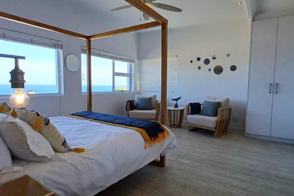 Bed, Seating area, Bedroom, fireplace