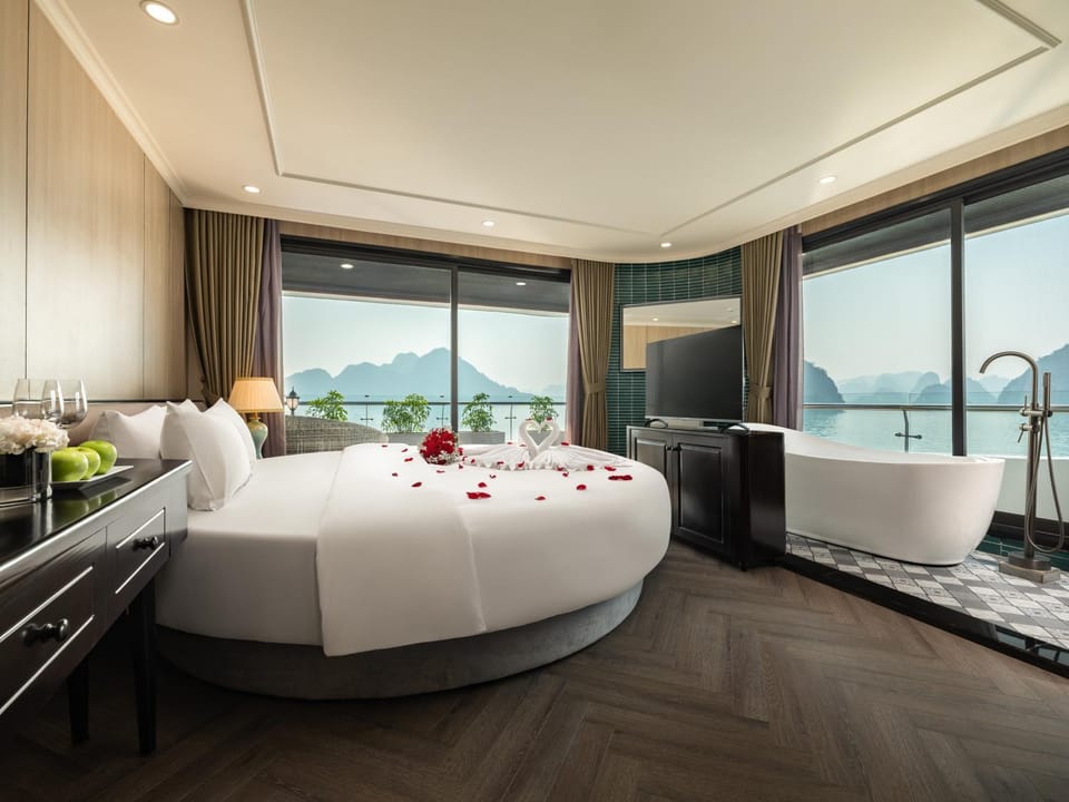 Bed, Photo of the whole room, Bedroom, VIP