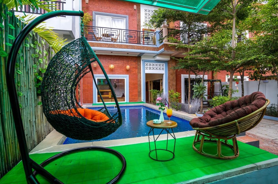 Property building, Swimming pool