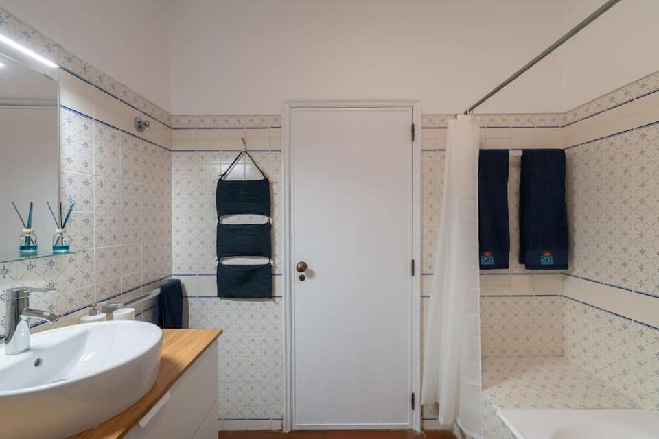 Bathroom, Bath