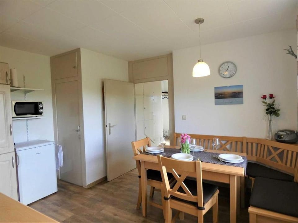 Property building, Kitchen or kitchenette, Living room