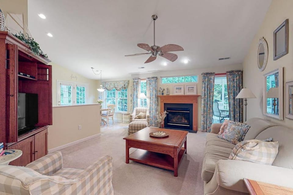 South Hampton --- 37923 Greenwich Ln House in Ocean View