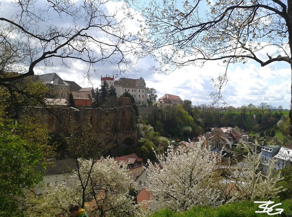Nearby landmark, Spring, Natural landscape