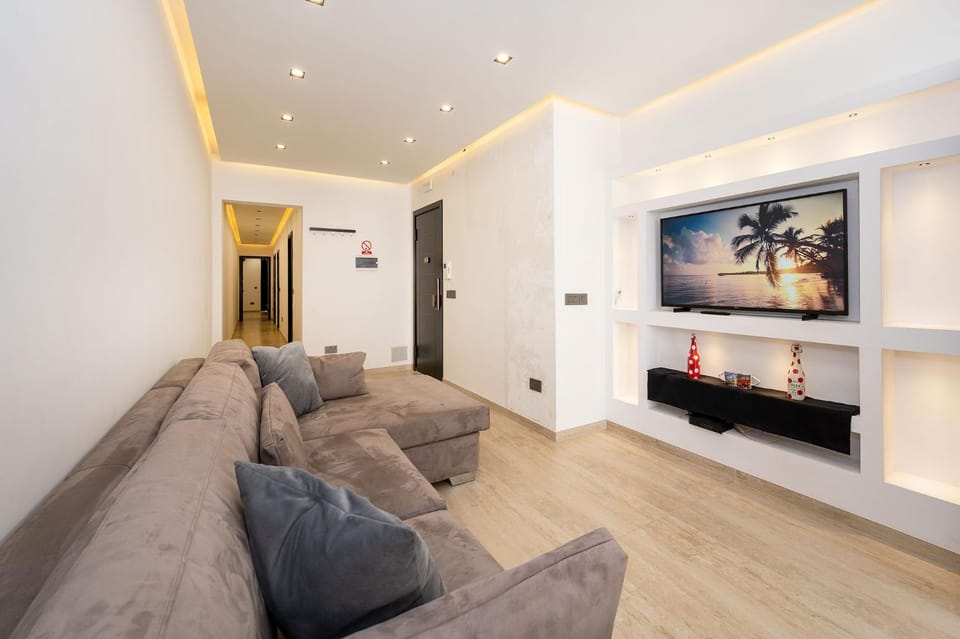 TV and multimedia, Living room, Seating area
