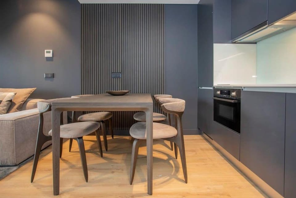 Liiiving in Porto - Dragão Pool View Apartment in Porto