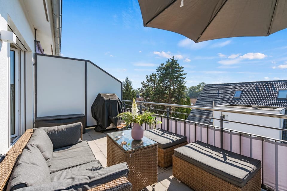 BBQ facilities, View (from property/room), Balcony/Terrace, Seating area, Evening entertainment