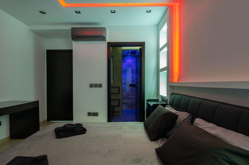 Bed, Bedroom, air conditioner