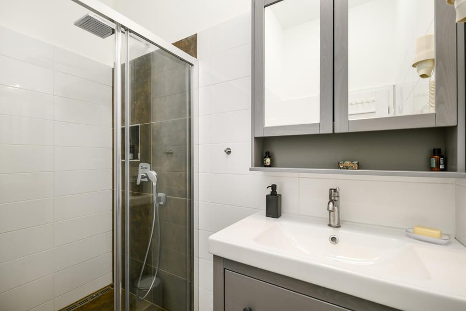 Shower, Bathroom