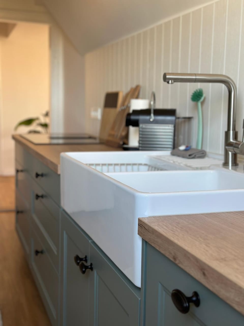 Kitchen or kitchenette, kitchen