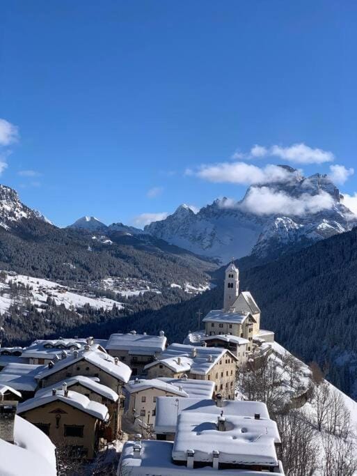 Nearby landmark, Natural landscape, Winter
