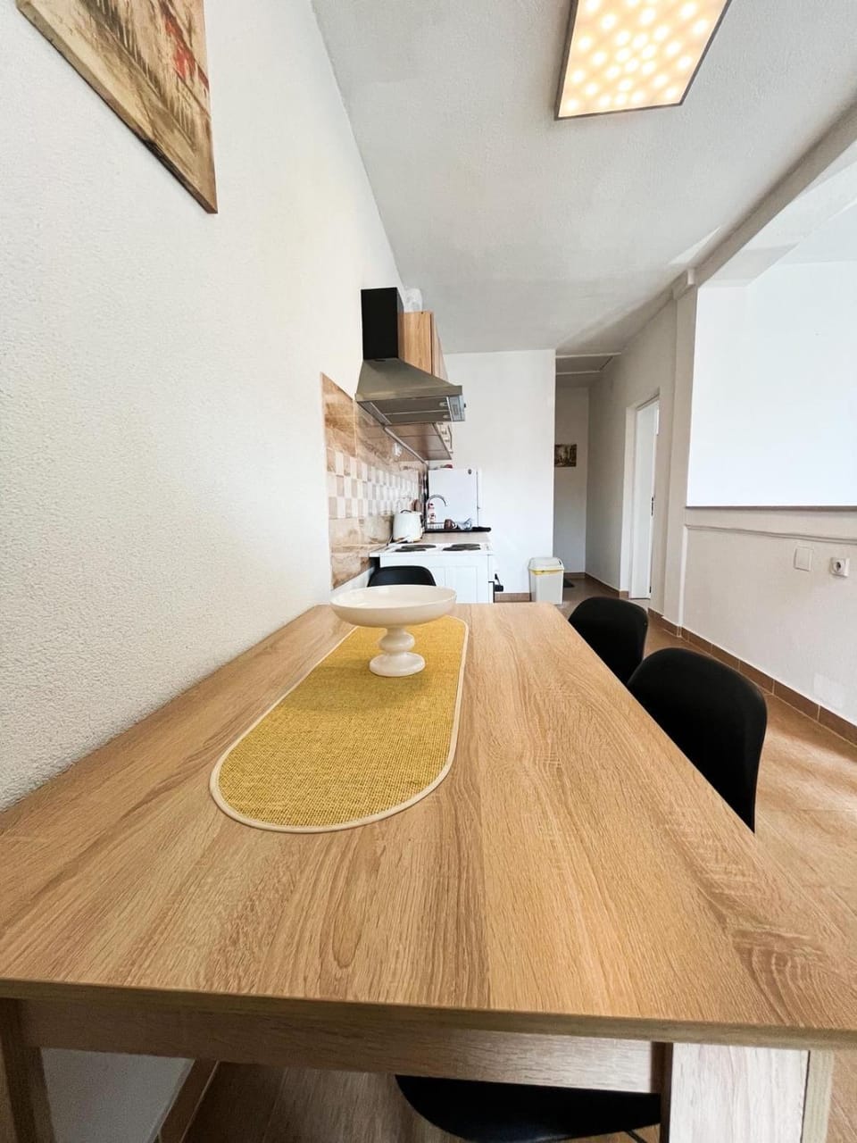 Kitchen or kitchenette, Food and drinks, Dining area, Food
