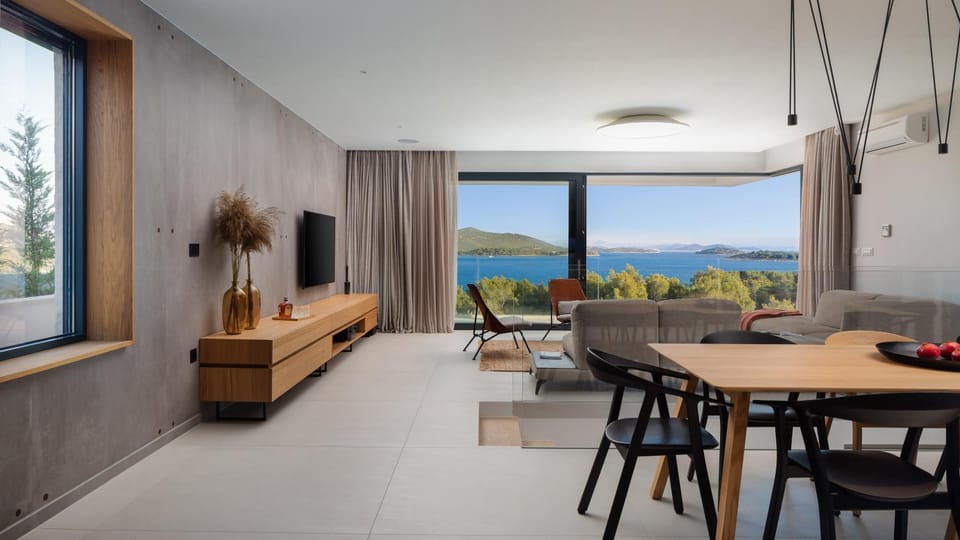 TV and multimedia, Living room, Sea view