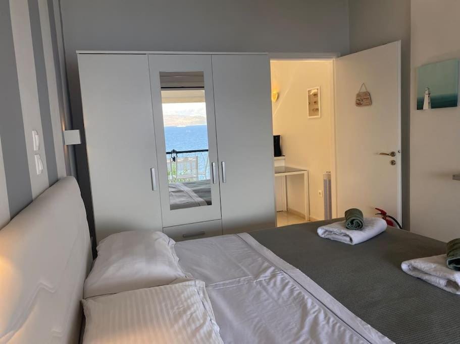 Summer Senses in Kassiopi Apartment in Corfu, Greece