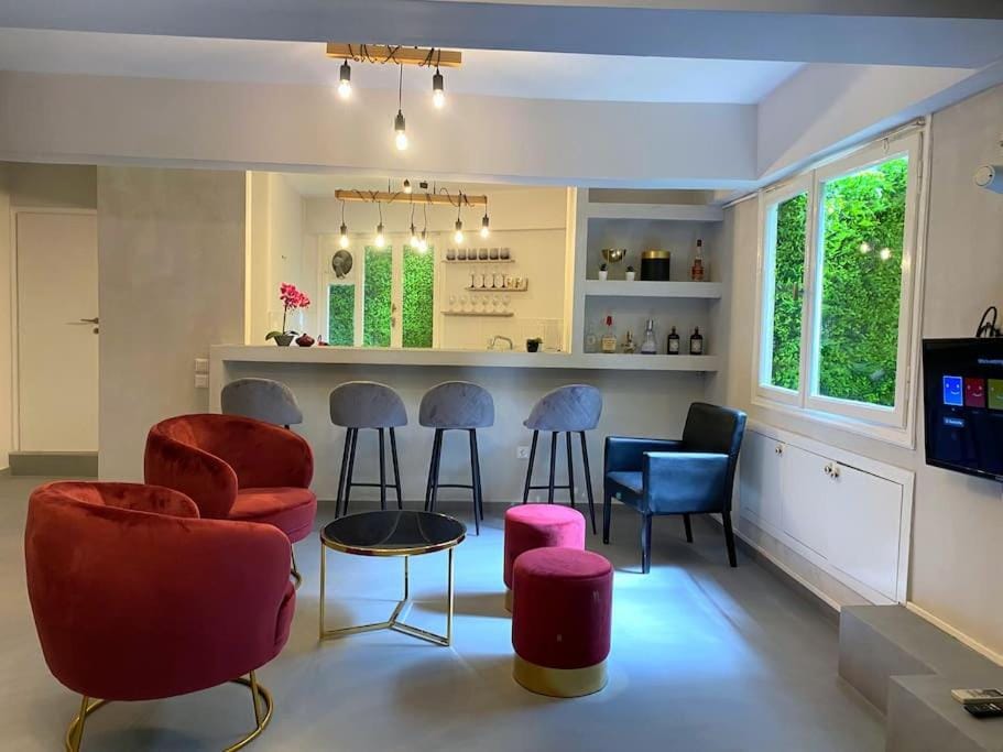 Brand New Modern Street-Style STUDIO /CITY CENTER Apartment in Athens