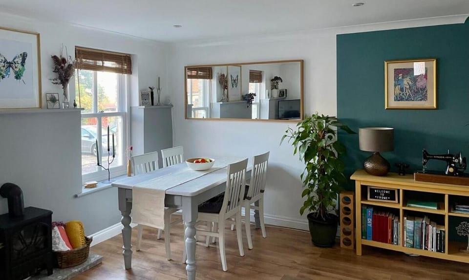 Cosy Georgian Cottage - Parking - Central Frome House in Frome