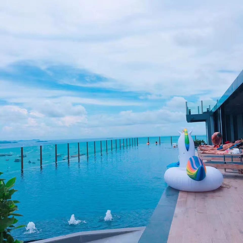 The base一居室边上海滩，商场步行街 Apartment in Pattaya City