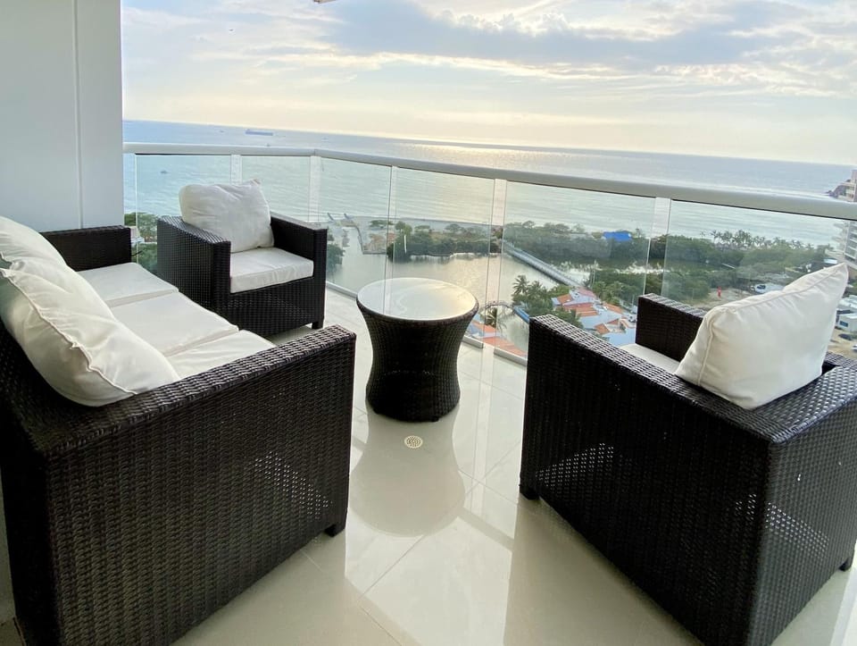 View (from property/room), Balcony/Terrace, Living room, Seating area, Sea view