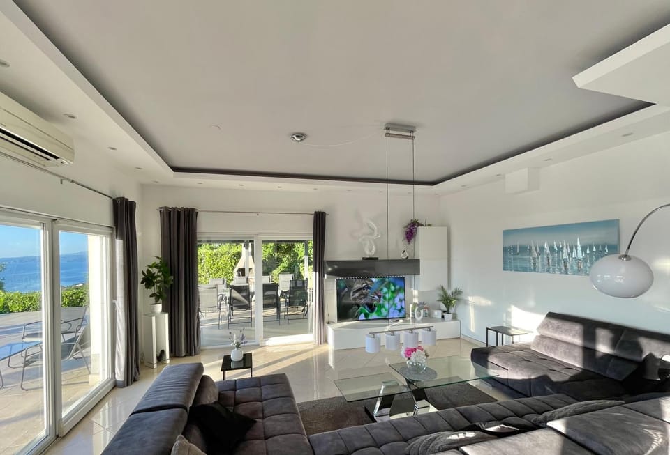 BBQ facilities, TV and multimedia, Living room, Seating area
