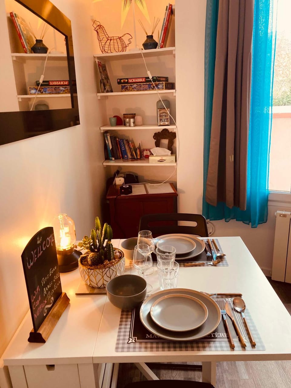 Dining area, Meals