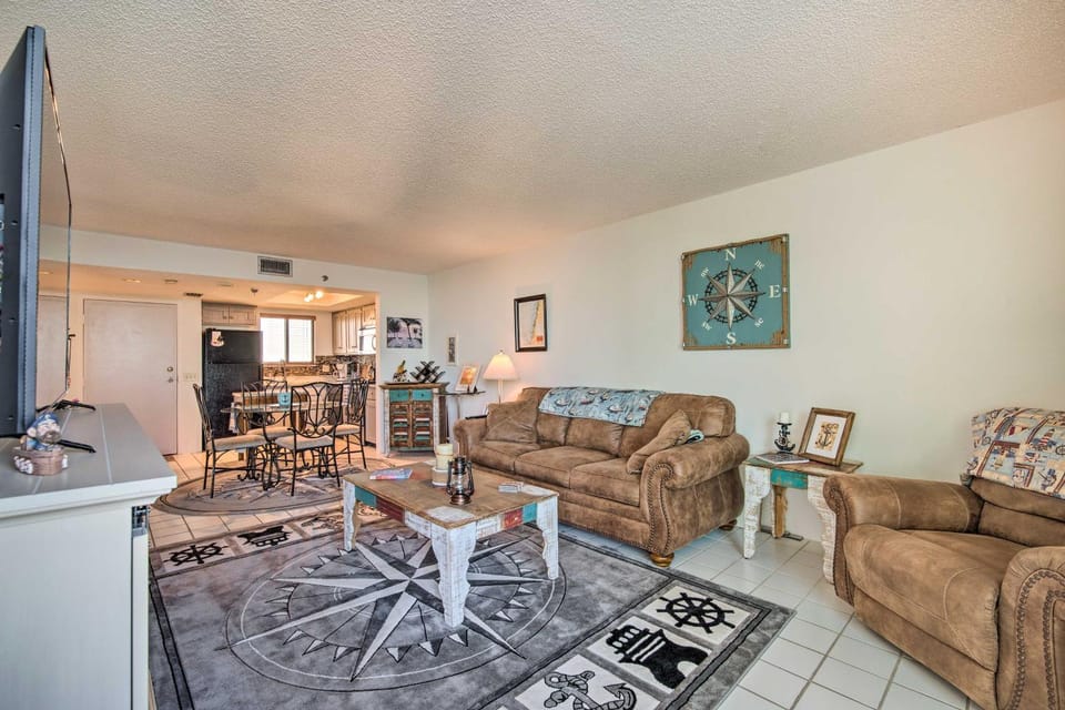 Gulf-Front Views: Coastal Hudson Condo! House in Hudson