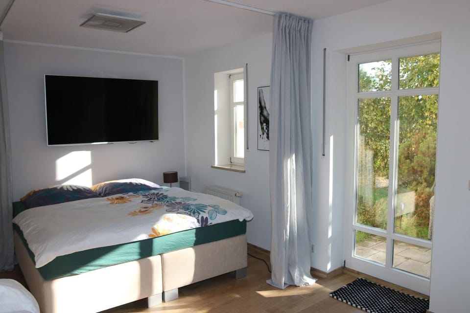 Bed, Photo of the whole room