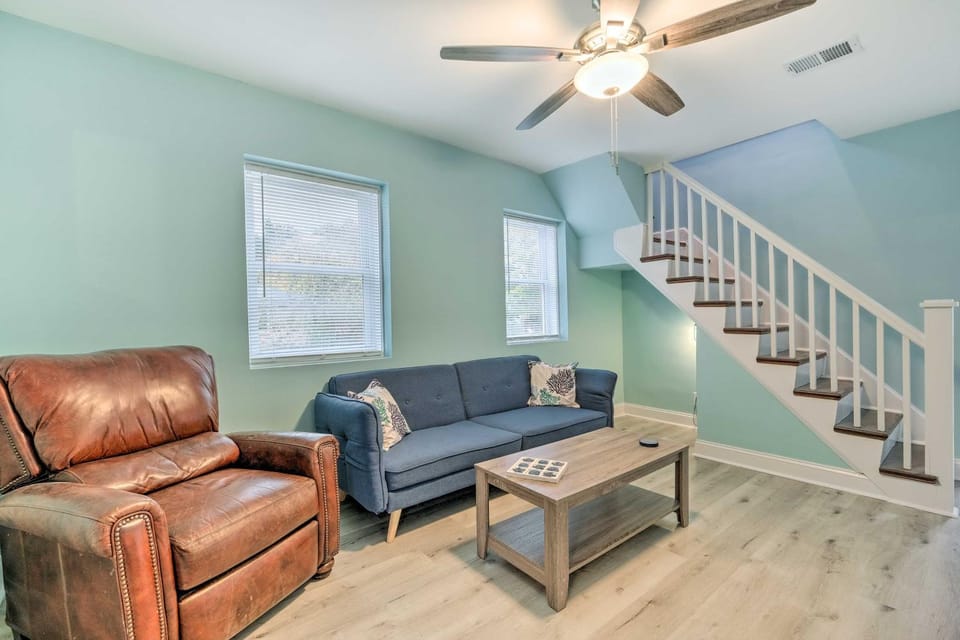 Updated North Beach Cottage: Pet Friendly! House in Rose Haven