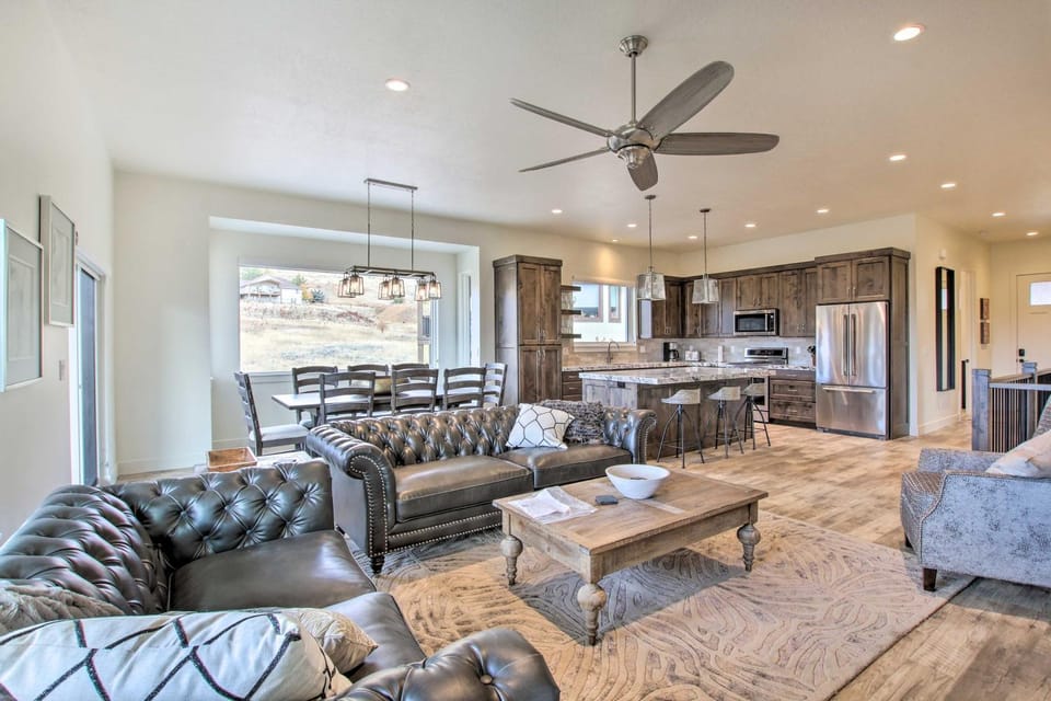 Scenic Eden Gem w/ Hot Tub ~ 6 Mi to Ski Area House in Utah