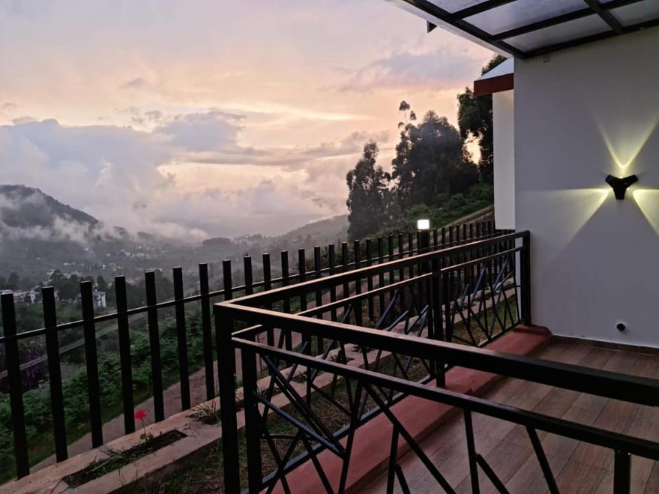 Day, Natural landscape, View (from property/room), Balcony/Terrace, Mountain view, Sunrise, Sunset