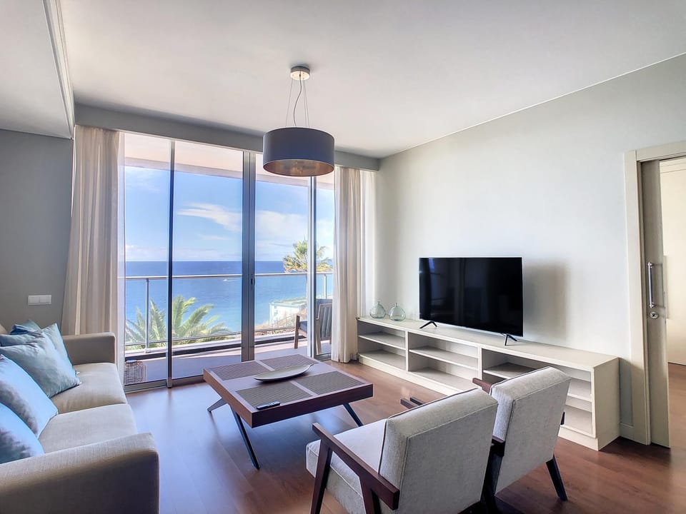 TV and multimedia, Living room, Sea view