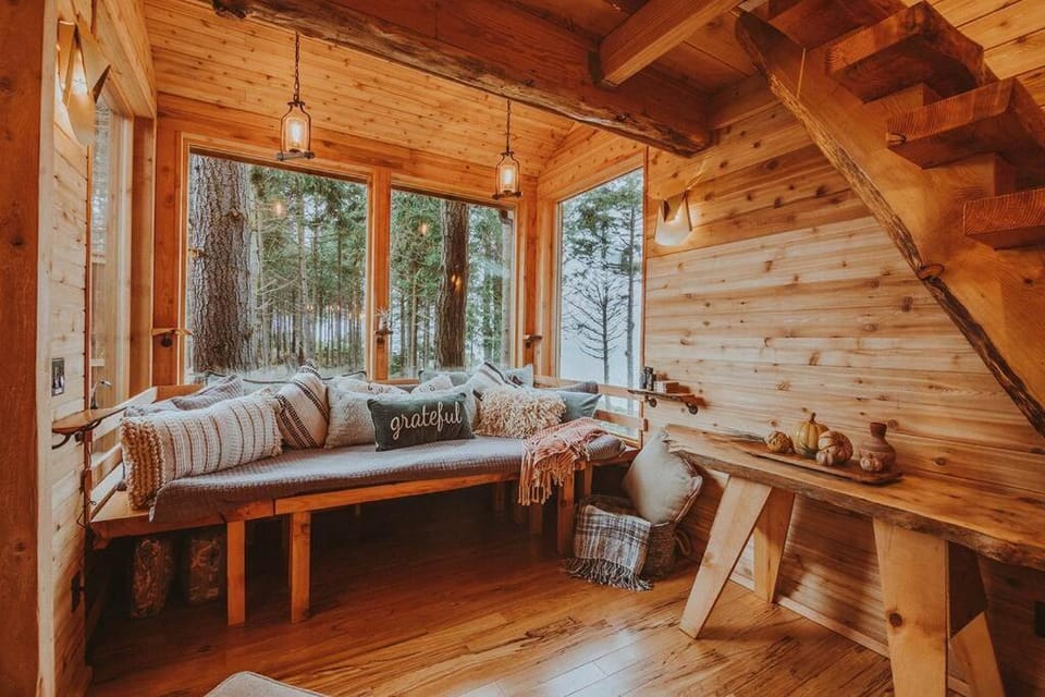 Treehouse on the Water -Eagles Nest-20 ft high House in Washington
