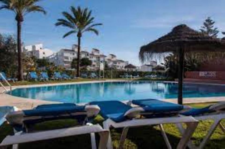 Natural landscape, Swimming pool, sunbed
