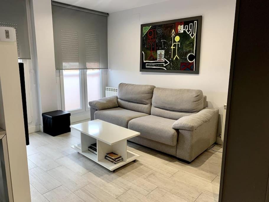 Albatros (wifi y garaje) Apartment in Ávila‎