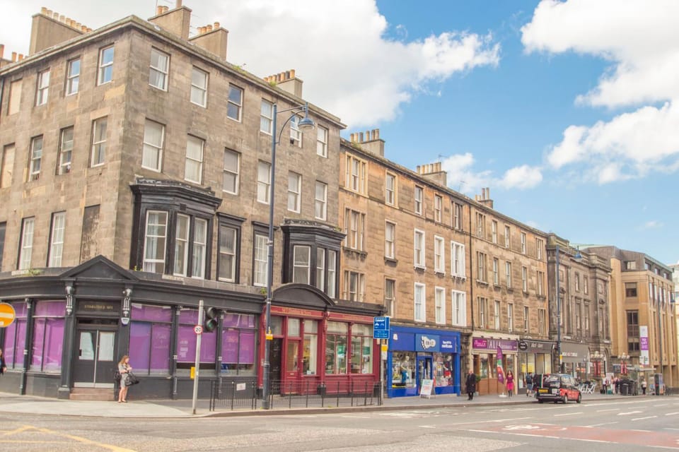 1 Bedrooms Flat in Central Edinburgh Haymarket, Heart of Edinburgh Flat Sleeps 4 , Apartment in Edinburgh