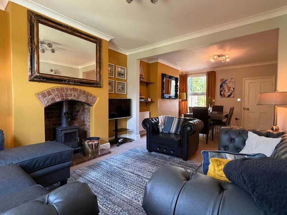 Smart & Comfortable 3-bedroom Victorian house House in Broadland District