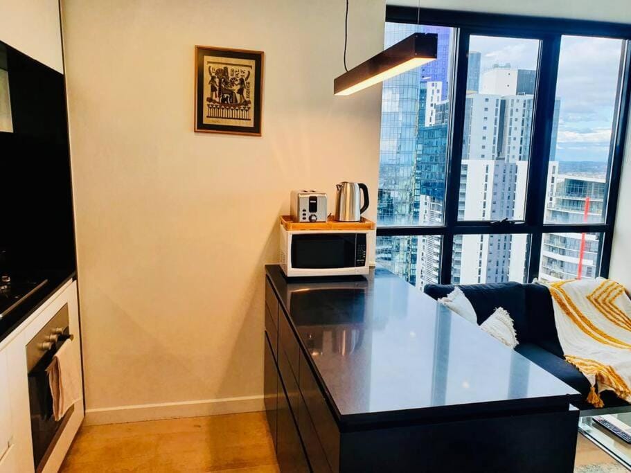 High Rise Unit in front of Crown with Free Parking Apartment in Southbank