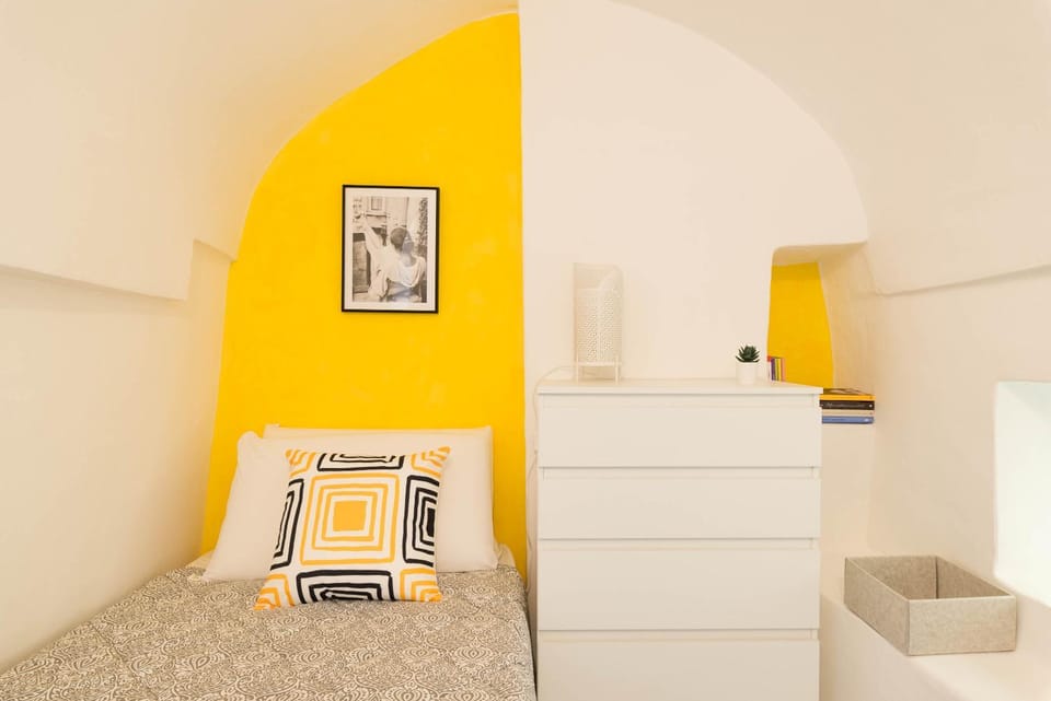 Bed, Photo of the whole room, Bedroom, hair dresser
