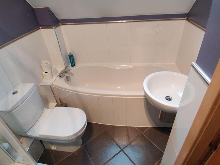 West End & EICC with Parking Apartment in Edinburgh