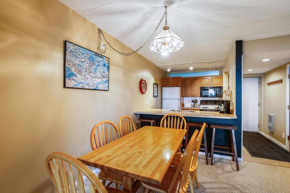 Pinnacle C10 House in Mendon