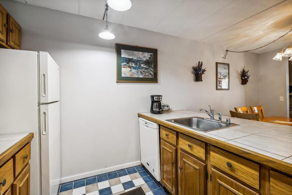 Pinnacle C09 House in Mendon